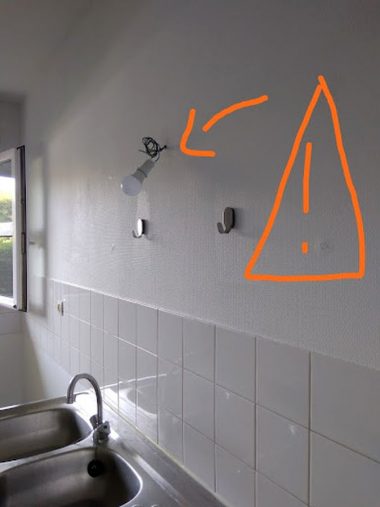 lampe point d'eau pas aux normes